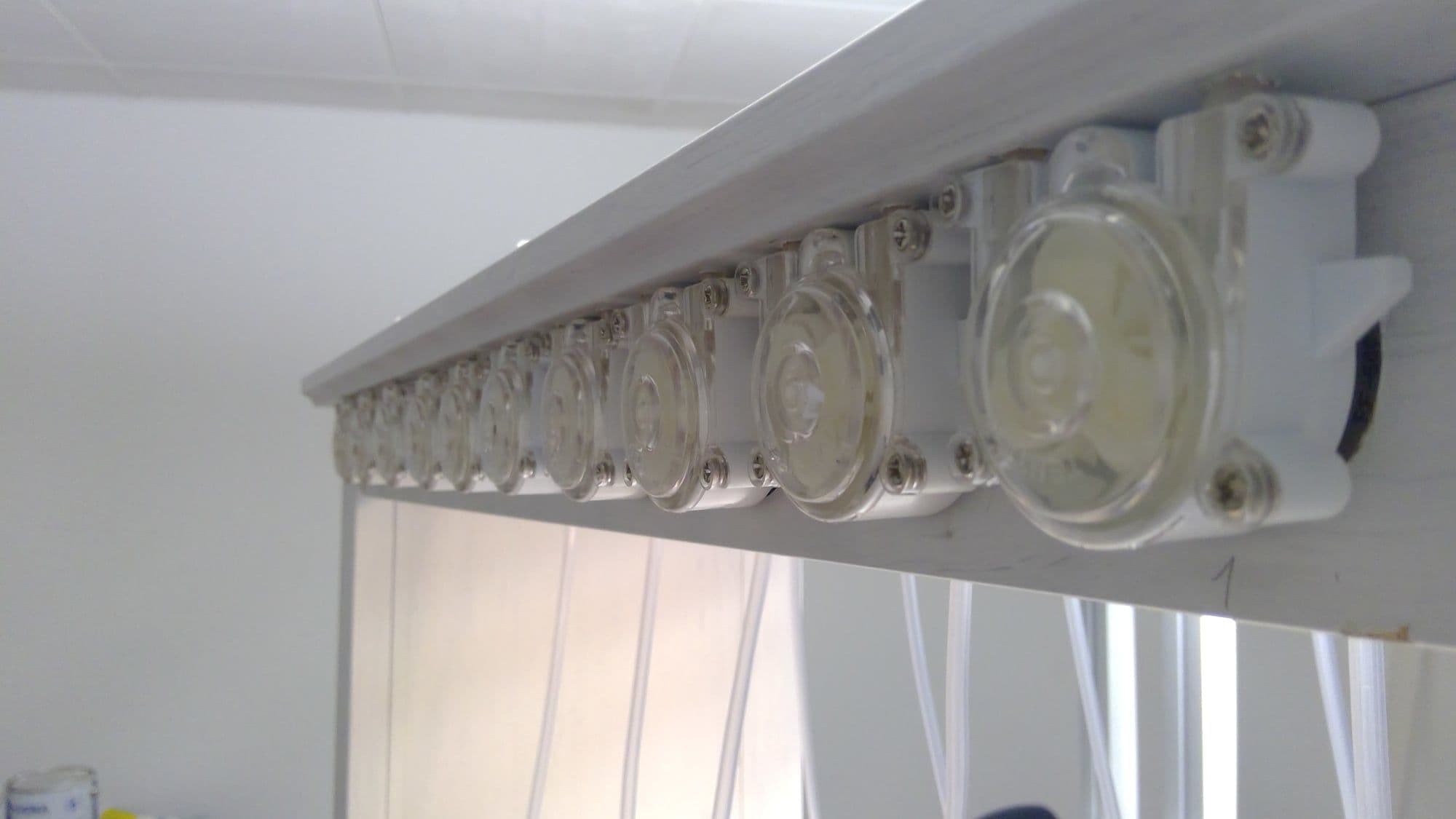 Cocktail machine pump array