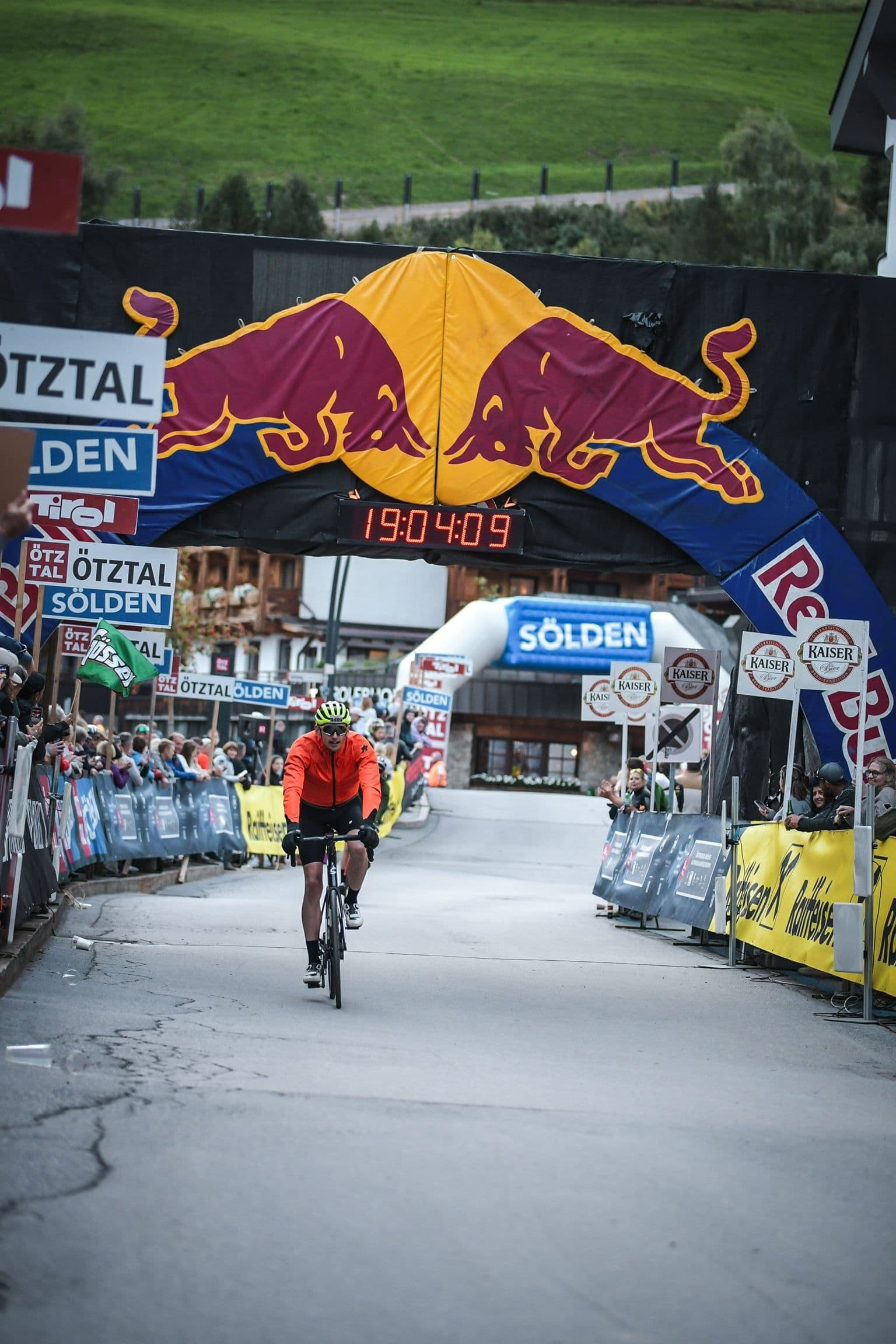 Julian at Ötzthaler finish with Red Bull banner